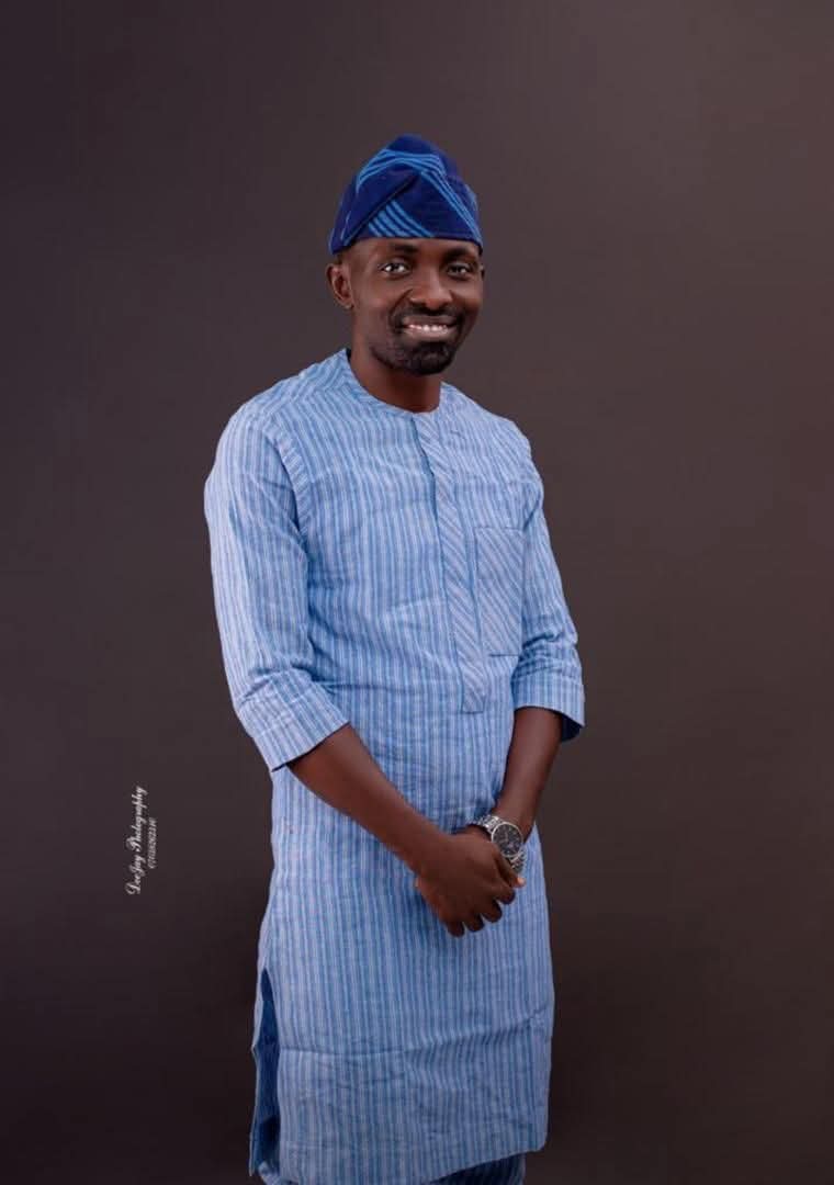 SIDMAB blue striped tailored outfit